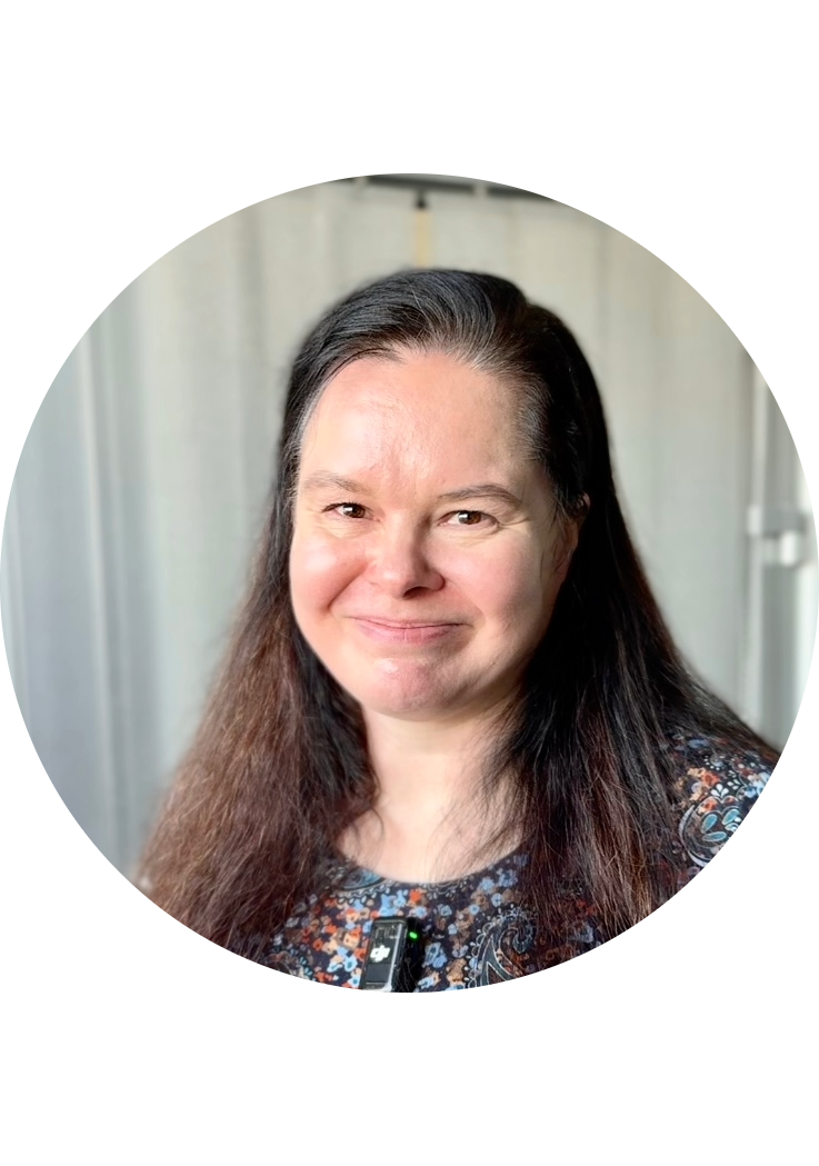 Virpi Lipasti, palvelupäällikkö